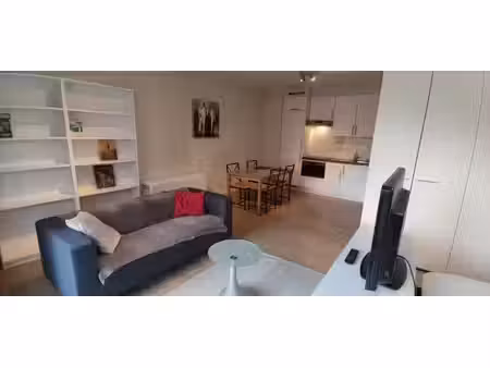 studio meublé à proximité du centre