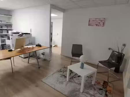 local commercial 61 m² rochefort
