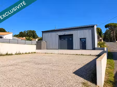 atelier professionnel de 130 m² avec mezzanine et bureau