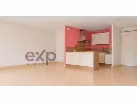 royan - appartement à transformer en 2 pièces  proximité du m