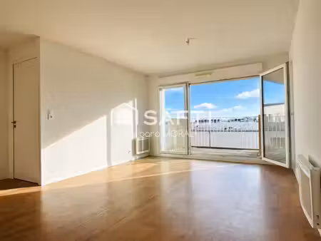 appartement t2 balcon ascenseur  parking privatif