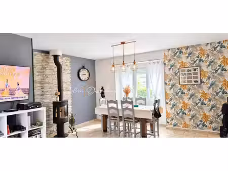maison 84 m²  2 chambres  bureau ou dressing  jardin clos