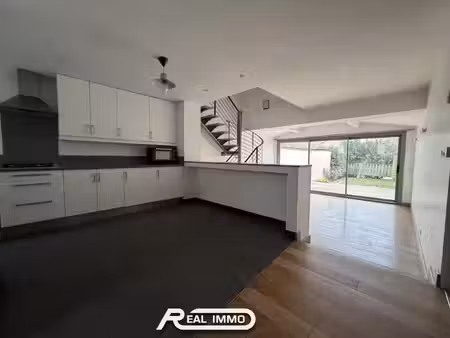 f2 duplex dans résidence calme et sécurisée