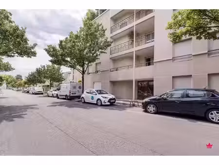 garage simple en sous-sol sécurisé