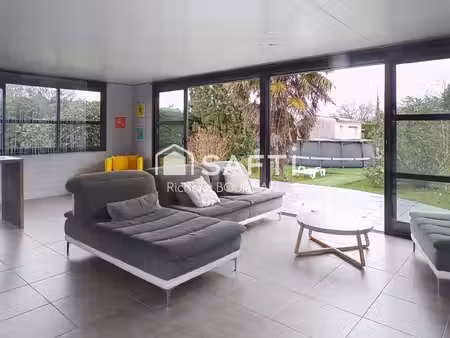 jolie et lumineuse maison familiale