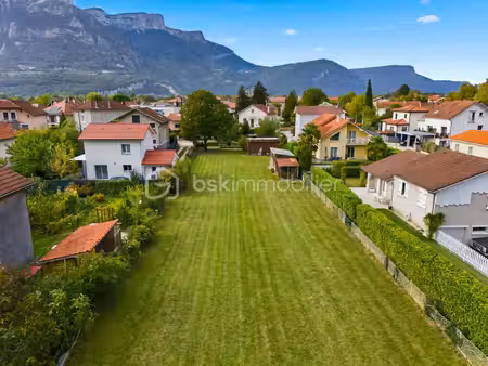terrain de 755 m² à saint-egreve