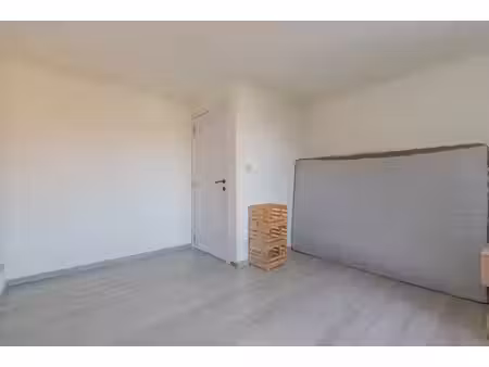 multifunctioneel pand met praktijkruimte en instapklaar duplexappartement