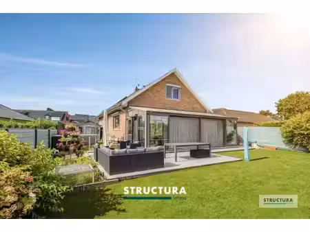 ruime villa op absolute voorkeursligging in relegem!