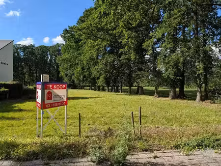 perceel van 3.000m² voor open bebouwing met zicht op weilanden