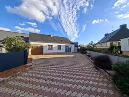 vente maison à sablé-sur-sarthe (72300) : à vendre / 95m² sablé-sur-sarthe