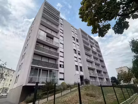 limoges chu studio avec parking et balcon