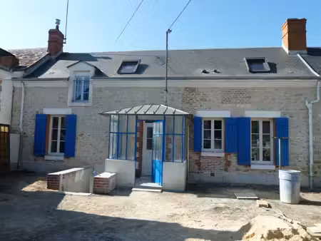 à louer maison de 70 m2 avec cour fermée.