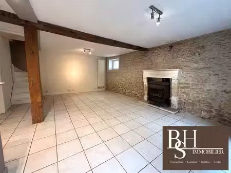 maison individuelle 3 pièces de 72 15m² avec cour