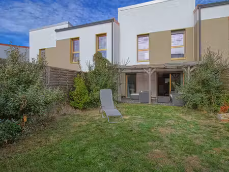 joli pavillon avec 3 chambres et jardin à bussy-saint-georges