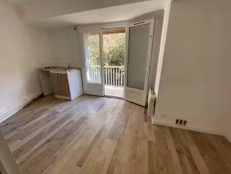 studio avec terrasse privative - saint césaire