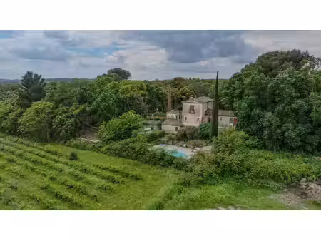 uzès - charmante propriété à quelques minutes du centre historique