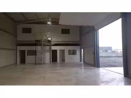 location local commercial 232m² fontenilles 31470