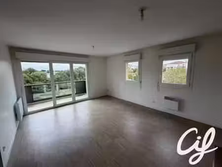 vente appartement 3 pièces à la roche-sur-yon centre ville (85000) : à vendre 3 pièces / 6
