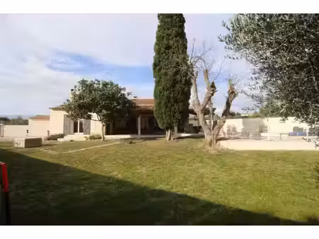 villa de plain-pied t5 avec 1000 m2 de jardin