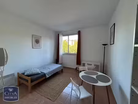 appartement à louer 1 pièce 22.83 m² - nîmes (30) - 375€