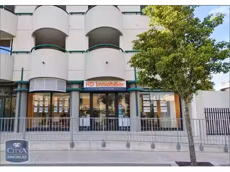 local commercial à louer 110 m² - nîmes (30) - 1 614€