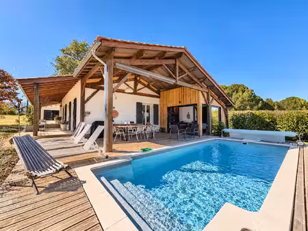 belle maison restaurée avec piscine  proche villeréal