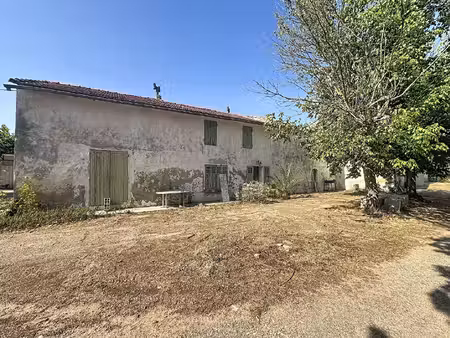 eygalières  véritable mas en campagne à rénover sur 38000m² de terrain