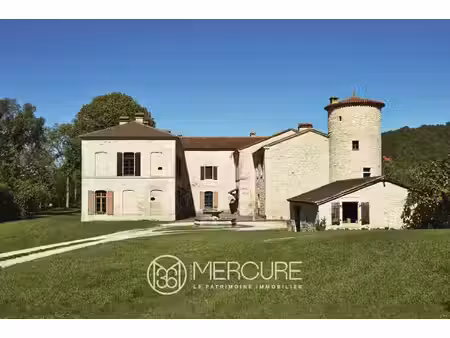 magnifique chateau et dependances - 150 ha