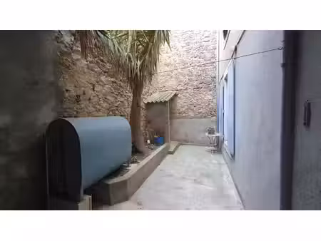 10min de narbonne : grande maison à rénover !