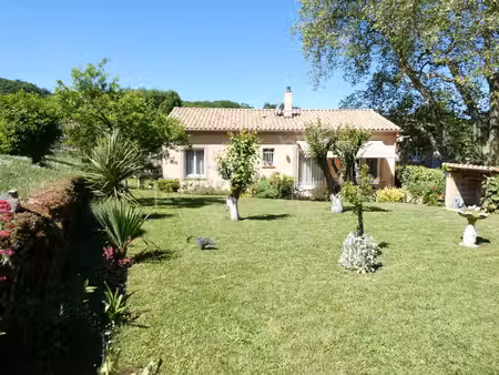 maison avec garage et jardin