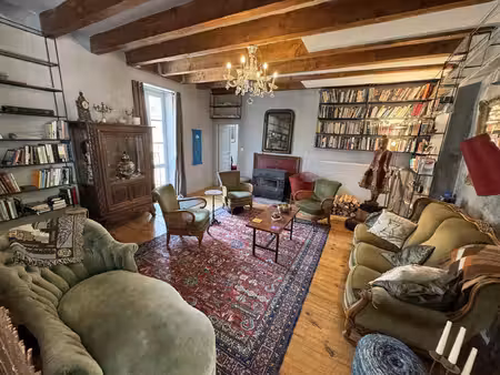 ensemble immobilier de 3 maisons avec piscine et jardins
