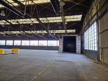 location local commercial 1 000m² chambray les tours 37170