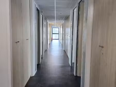 location local professionnel 480m² tours 37100