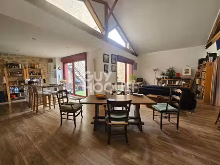 rare à la vente : maison de ville atypique  charme  calme et garage de 115 m²