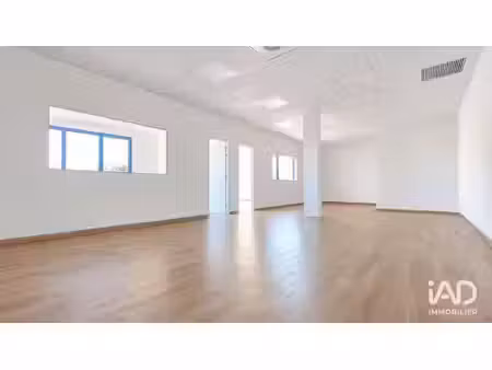 location local d’activités 102 m²