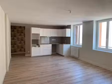 location appartement 4 pièces 101m² combronde 63460