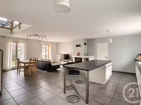 location maison 8 pièces 165m² clermont ferrand 63100