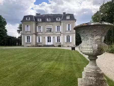 château classé de 1840 avec dépendance et installations éque