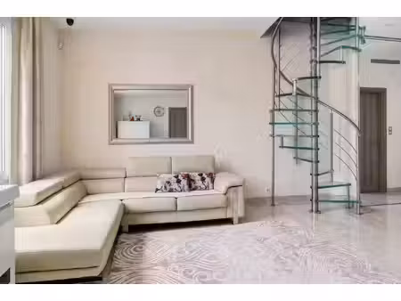 maison rénovée avec vue sur les hauteurs de nice