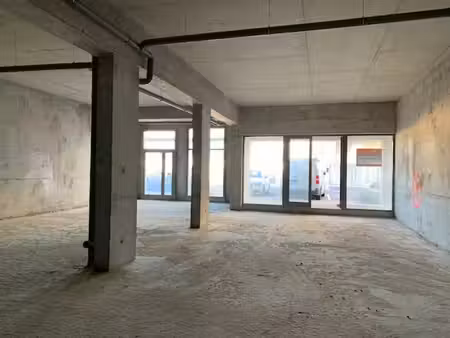 location commerce les angles 30133 255m²