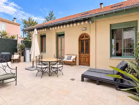 nice centre – maison de ville 5 pièces – 240 m² habitables – terrasse de 80 m² – box – cav