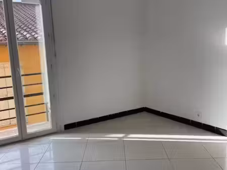 location appartement 3 pièces 59m2 perpignan 66000 - 595 € - surface privée