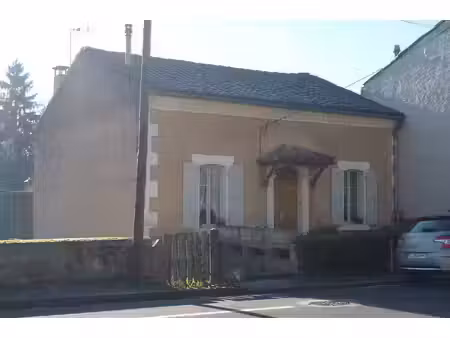 saint martory jolie maison composée de deux appartements avec jardin