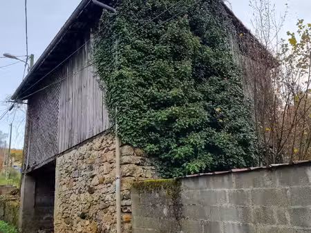 aspet ensemble de 2 granges a renover
