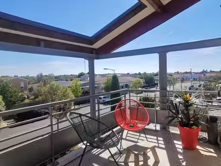 t3 avec magnifique terrasse vue pyrénées  garage 2 voitrures