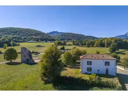 maison de village avec sa ruine