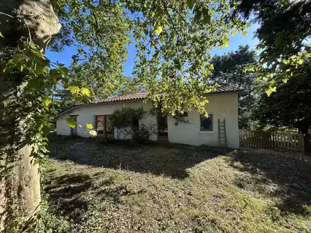 villa de caractère à rénover avec parc de 4 779 m² et vue imprenable sur les pyrénées