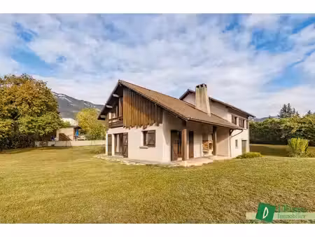 belle villa de 122 m2 baignée de lumière vue belledonne