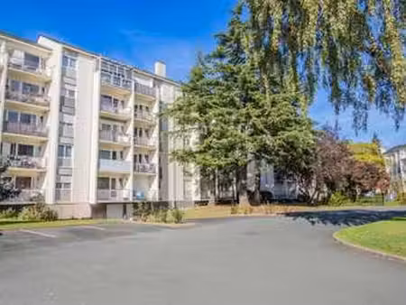 location appartement t1 meublé à angers deux croix banchais (49000) : à louer t1 meublé / 