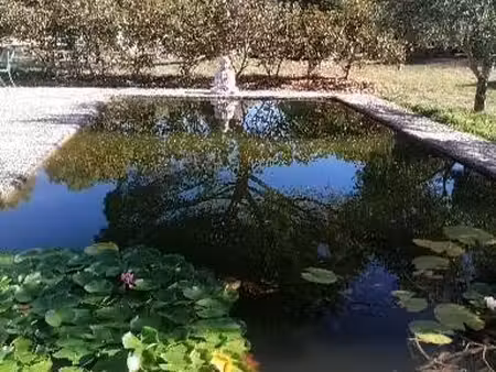 ferme rénovée avec jardin luxuriante sur 11 ha